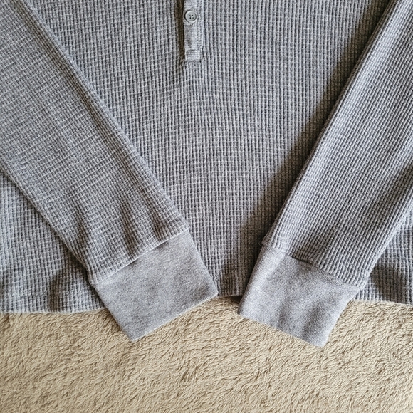 Aritzia TNA waffle knit Henley long sleeve shirt size large - Picture 6 of 12